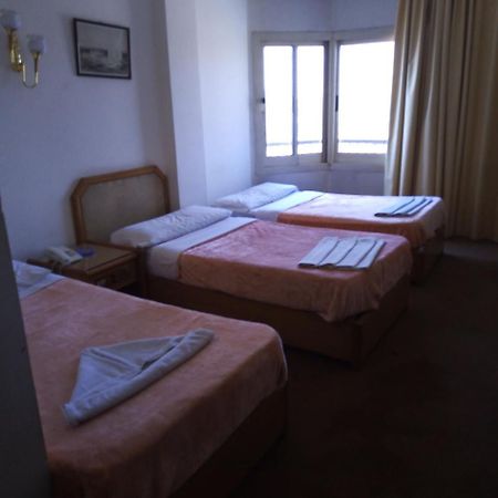 Queens Valley Hotel, Restaurants, Bars And Spa 樂蜀 外观 照片