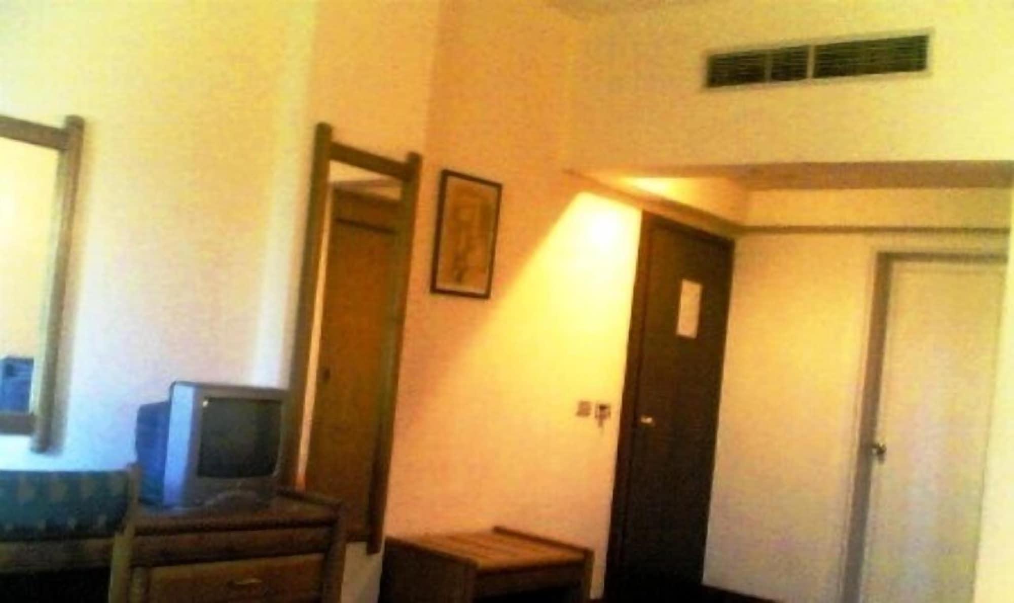 Queens Valley Hotel, Restaurants, Bars And Spa 樂蜀 客房 照片